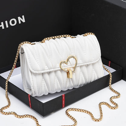 APRIL | Luxe Handtas met Gouden Hart Sluiting en Kettingriem