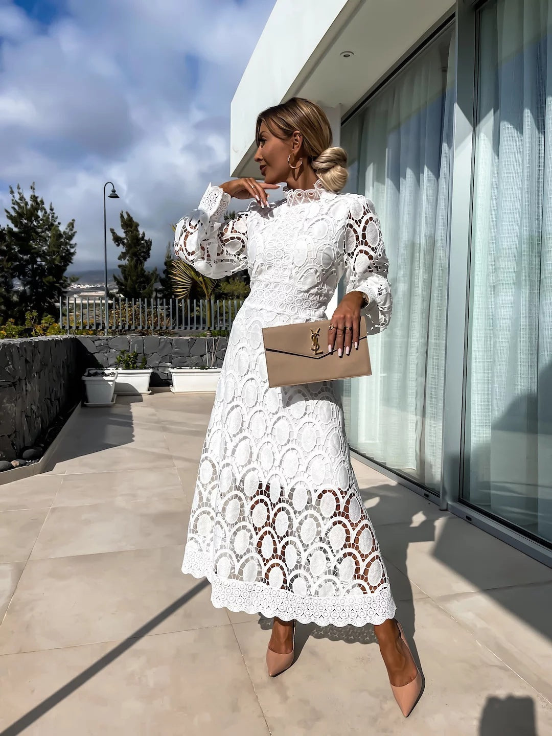 JUSTINE | Midi Jurk van Kant met Lange Mouwen – Elegante Jurk met Hoog Gesloten Hals