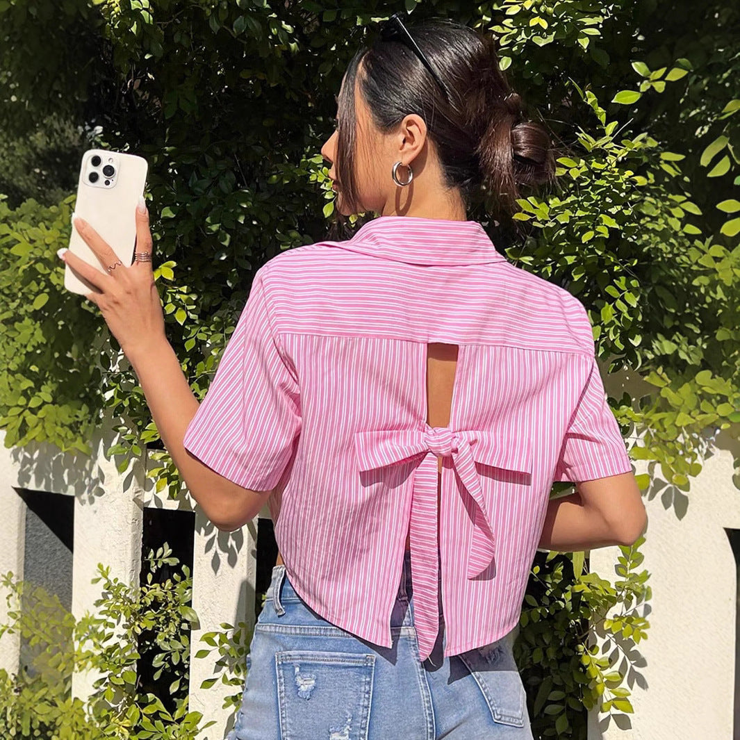 ROSINE | Gestreepte Crop Blouse met Open Rug en Strikdetail