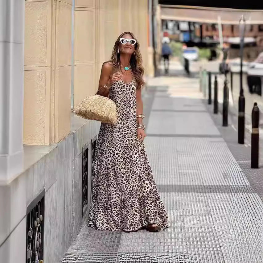 NICI | Zomerse Panterprint Maxi Jurk – Open Rug & Speelse Uitstraling